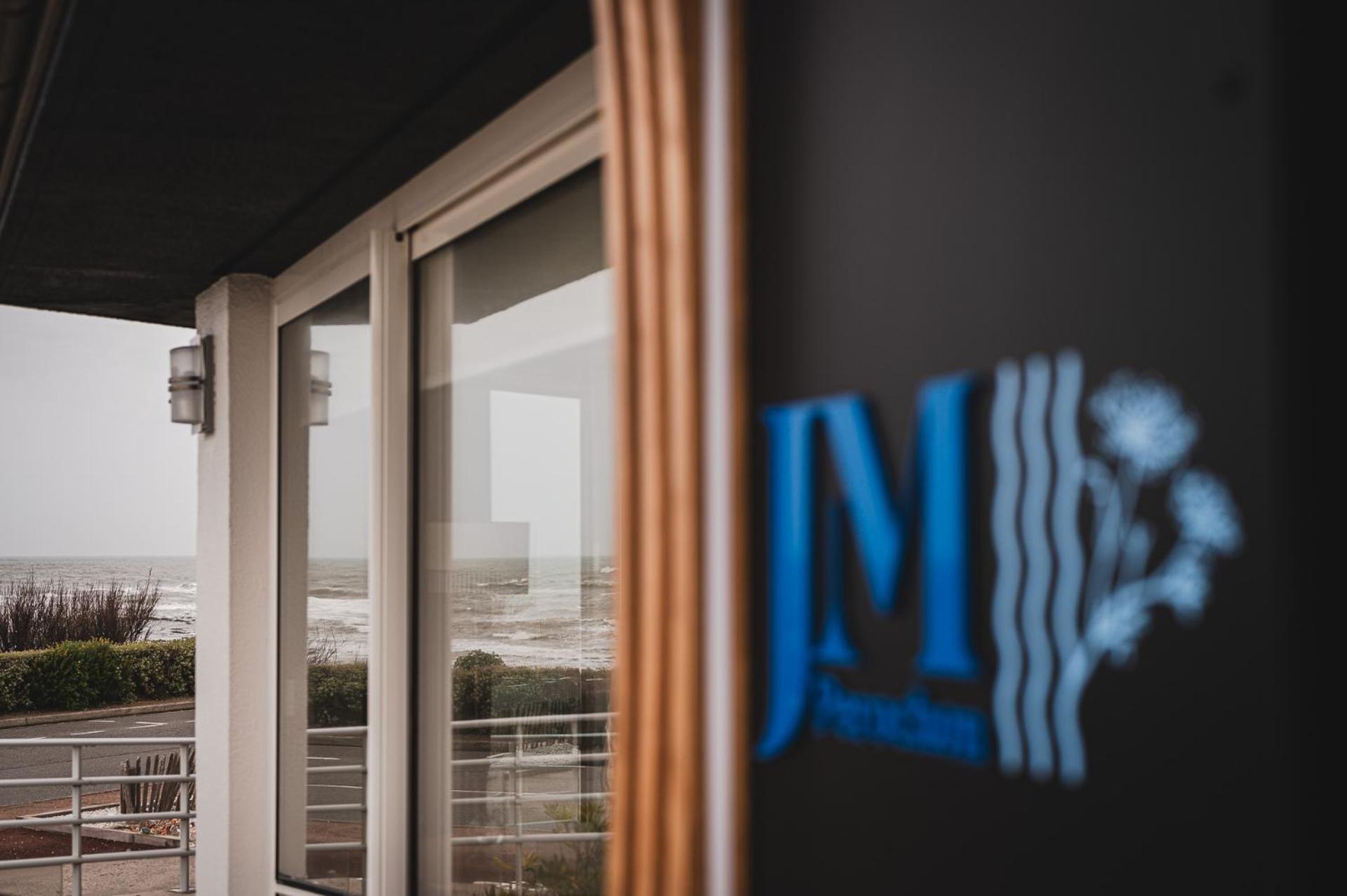 Logis Hotellerie Les Brisants , Restaurant J M Perochon