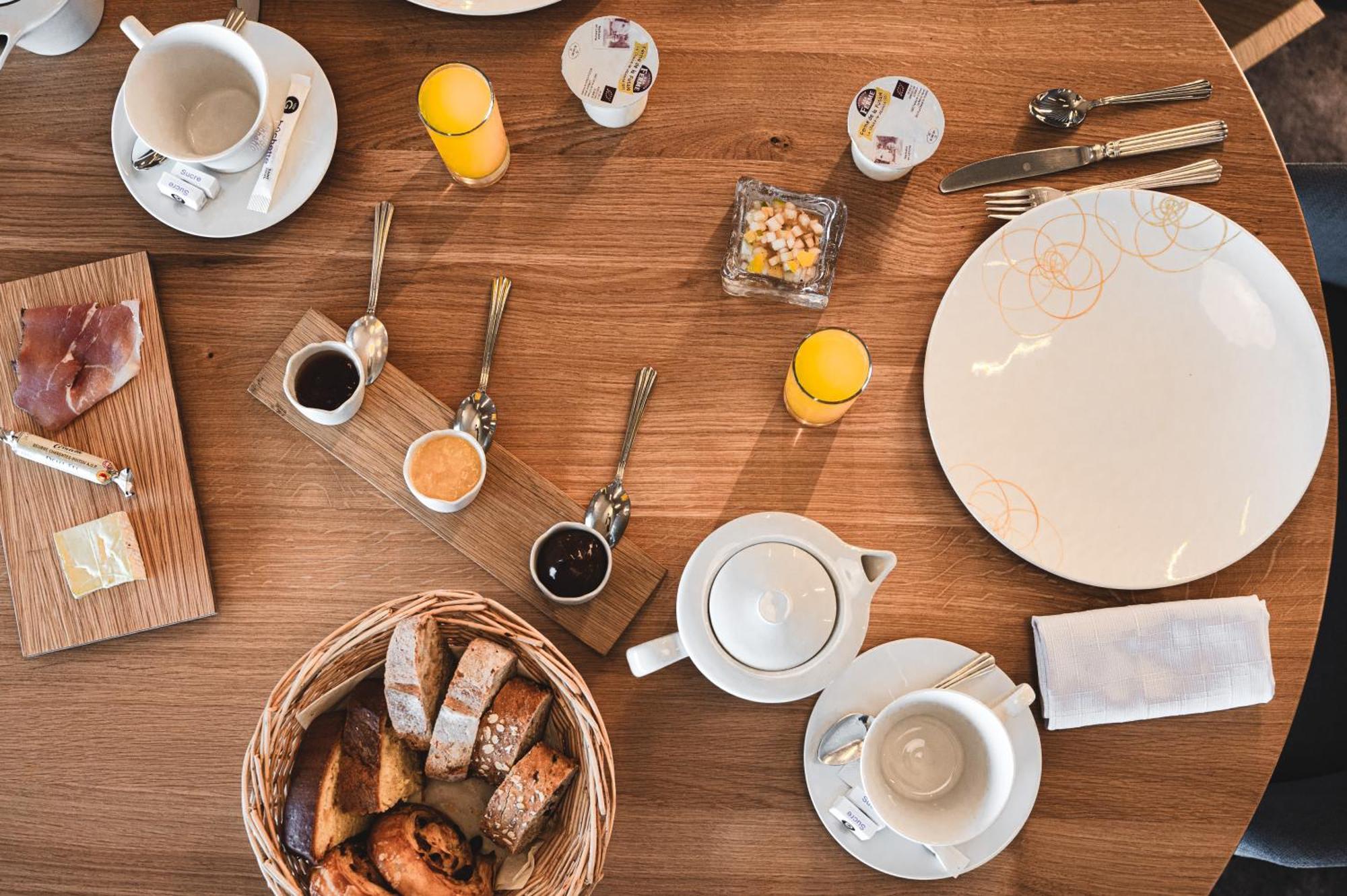 Logis Hotellerie Les Brisants , Restaurant J M Perochon Hotel