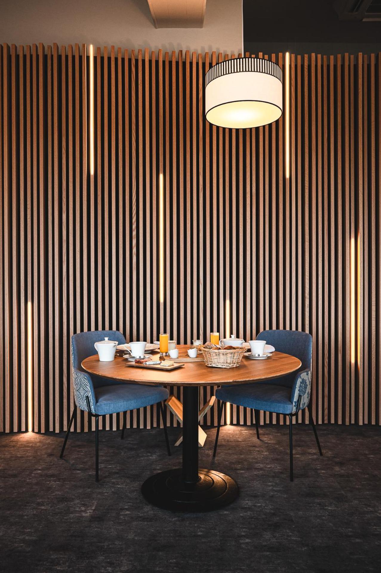 Hotellerie Les Brisants , Restaurant J M Perochon