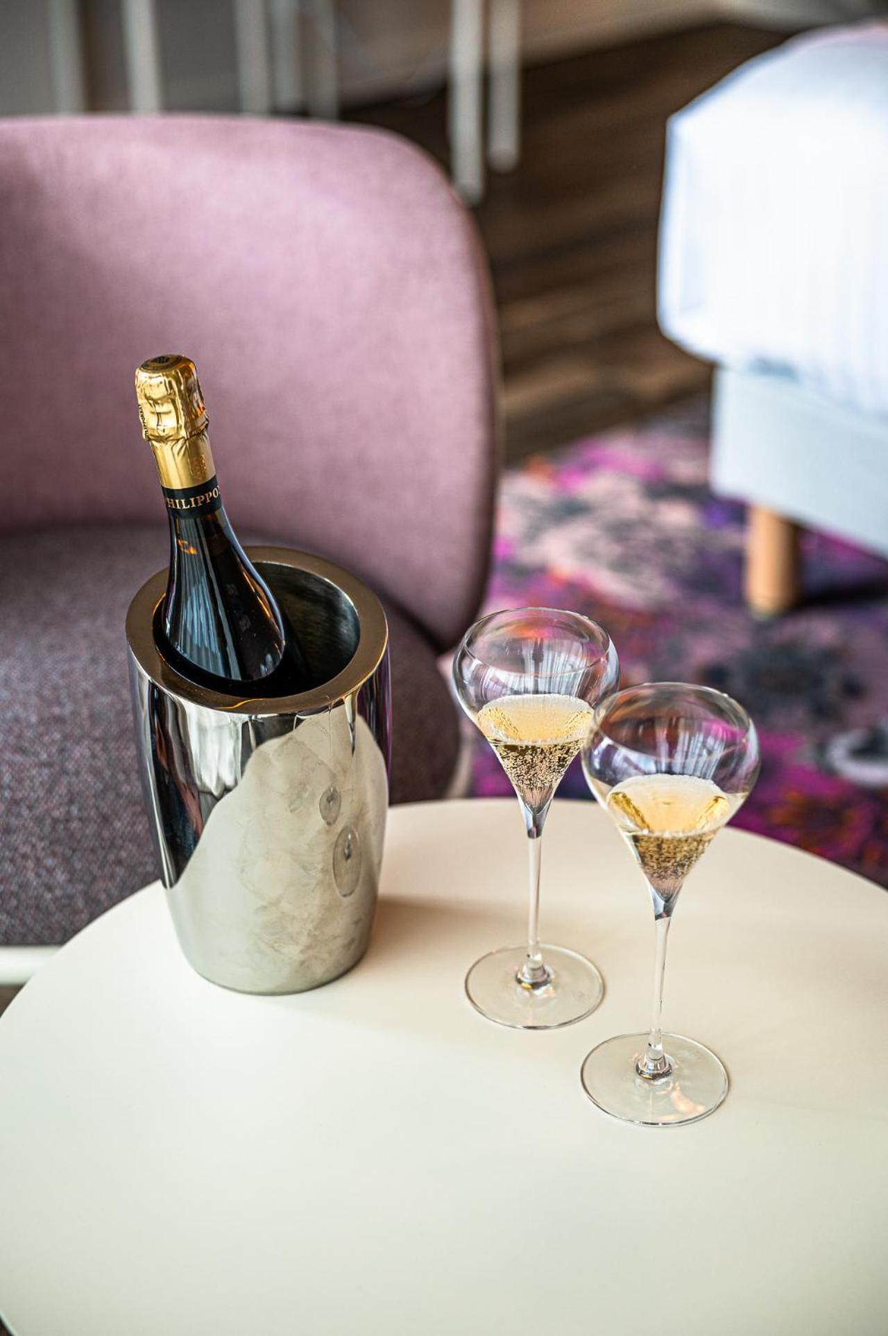 Logis Hotellerie Les Brisants , Restaurant J M Perochon