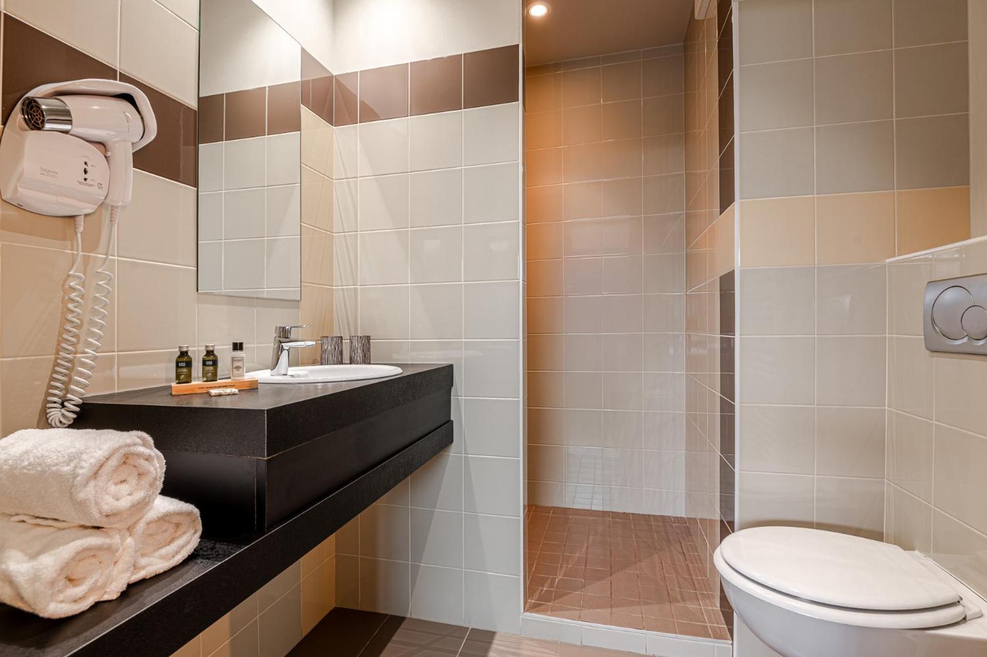 Hotel Logis Hotellerie Les Brisants , Restaurant J M Perochon