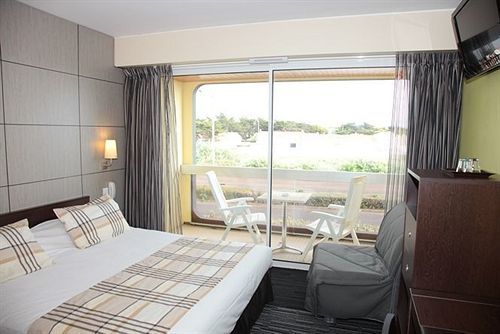 Logis Hotellerie Les Brisants , Restaurant J M Perochon