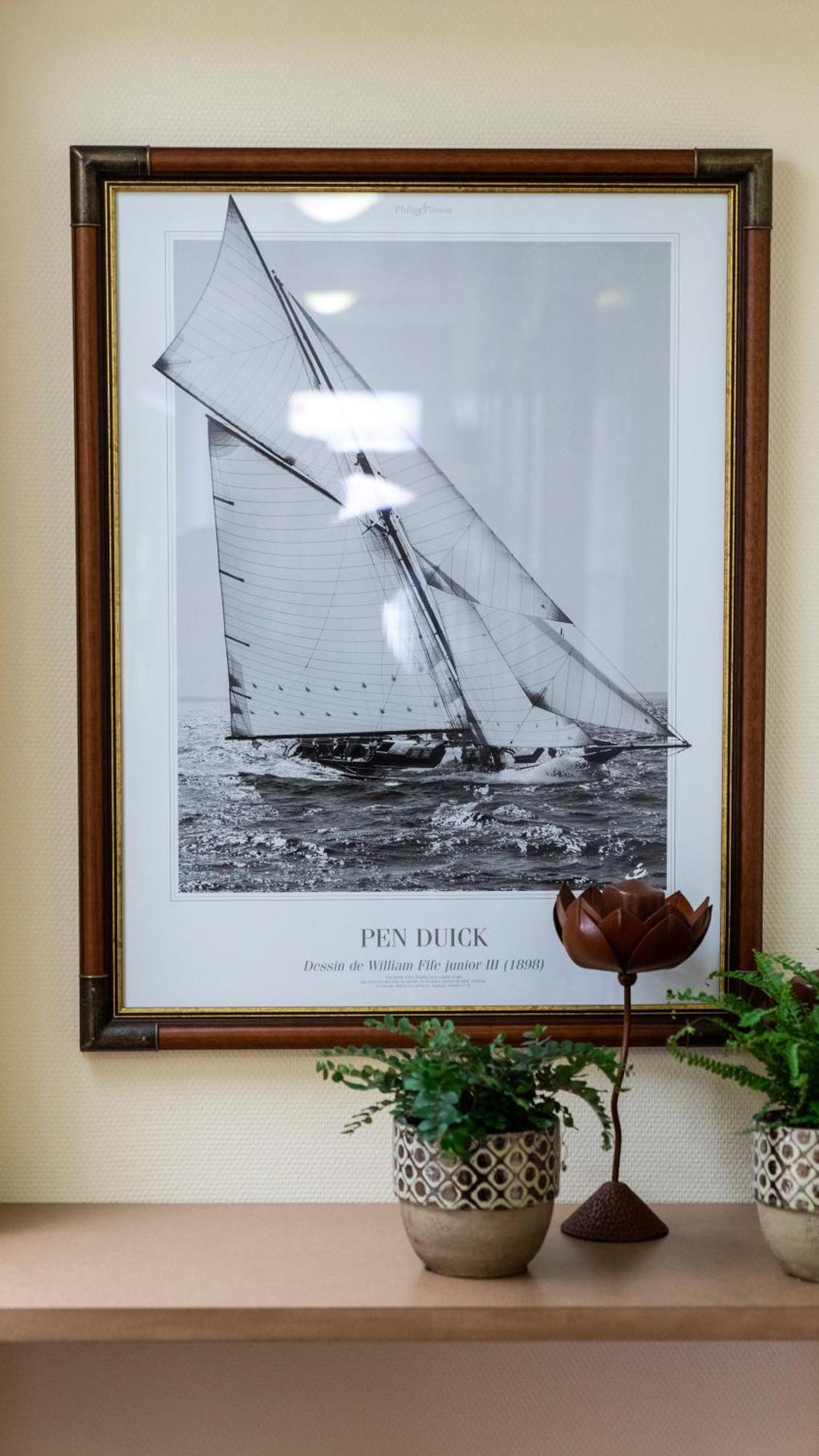 Hotel Logis Hotellerie Les Brisants , Restaurant J M Perochon 3*